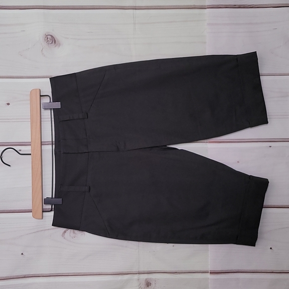 Alice + Olivia Pants - Alice + Olivia Black Cuffed Bermuda Shorts Size 6